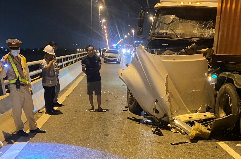 Phòng Cảnh sát giao thông tìm chứng kiến vụ tai nạn giao thông xảy ra hồi 18h35’ ngày 12/10/2023 tại cầu Đình Vũ